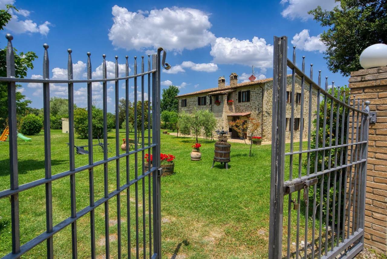 Agriturismo Le Terre Del Casale Асизи Екстериор снимка